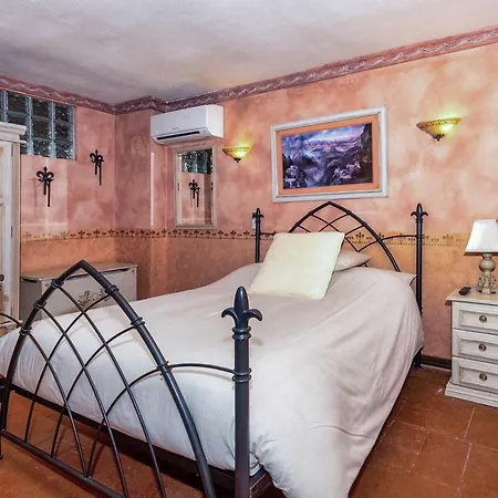 Casa Alexander * Benalmadena